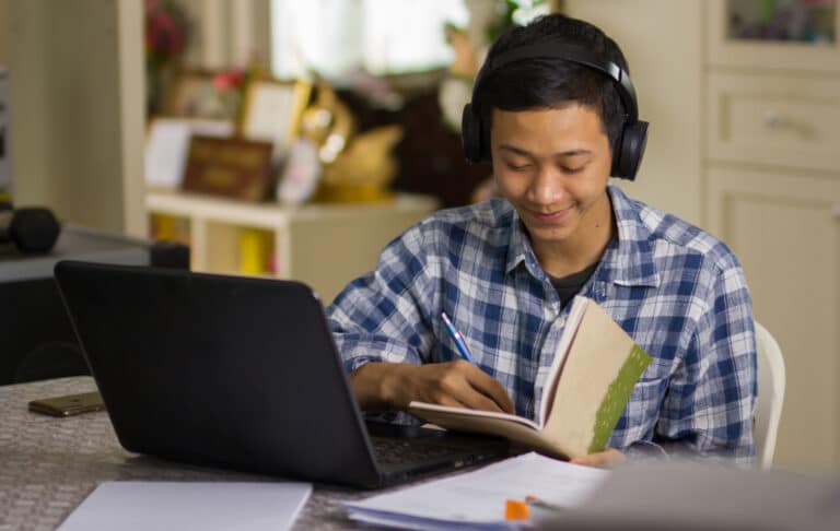 Setting Up Your Study Space for Online Learning